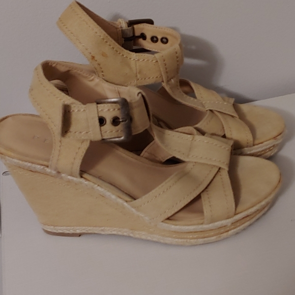 Wedge Espadrilles - Picture 2 of 4